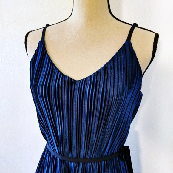 NWT As U Wish Accordion Pleated Velvet Dress S - Picture 4 of 7